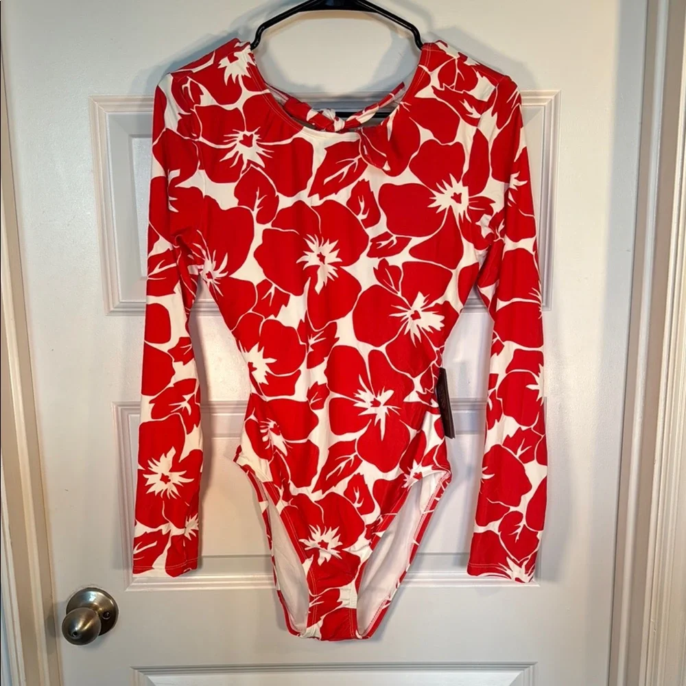 Vince Camuto Red Floral Rash guard Swim 🌺 - Picture 3 of 7